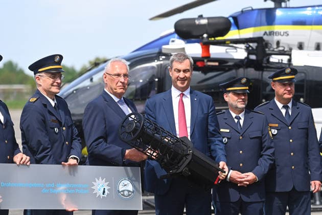 Bayerns Ministerpraesident Dr. Markus Soeder und Innenminister Joachim Herrmann eroeffnen Drohnenkompetenz- und -abwehrzentrum (DKAZ) in Erding am 04.05.2026ö