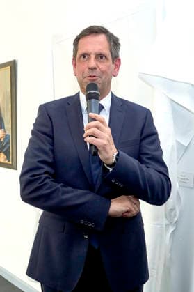 Olaf Lies bei der Enthüllung des Porträts von Ministerpräsident a.D. Stephan Weil in der Ahnengalerie der Niedersächsischen Staatskanzlei. Hannover, 04.05.2026