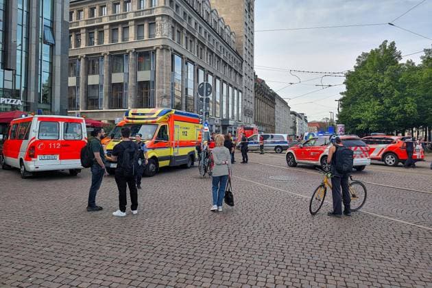 Leipzig, Sachsen, Deutschland, 04.05.2026: Auto fährt in Leipzig in Menschenmenge. Der Vorfall ereignete sich der Grimmaische Straße in der Innenstadt, der Bereich zwischen Augustusplatz und Ritterstraße wurde abgesperrt. Copyright: xdtsxNachrichtenagenturx dts_117543