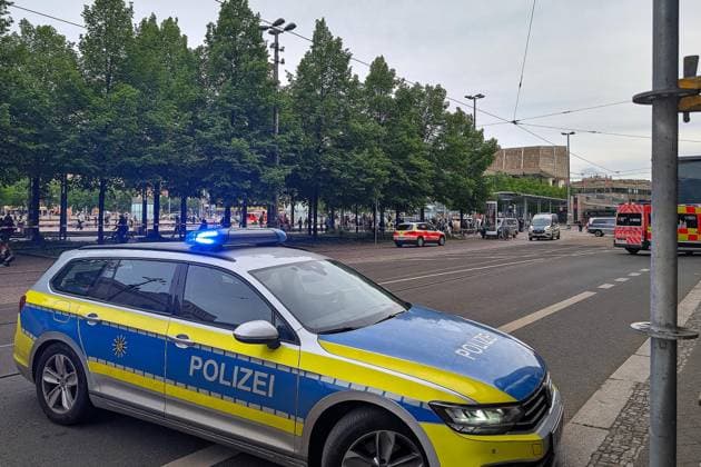 Leipzig, Sachsen, Deutschland, 04.05.2026: Auto fährt in Leipzig in Menschenmenge. Der Vorfall ereignete sich der Grimmaische Straße in der Innenstadt, der Bereich zwischen Augustusplatz und Ritterstraße wurde abgesperrt. Copyright: xdtsxNachrichtenagenturx dts_117550