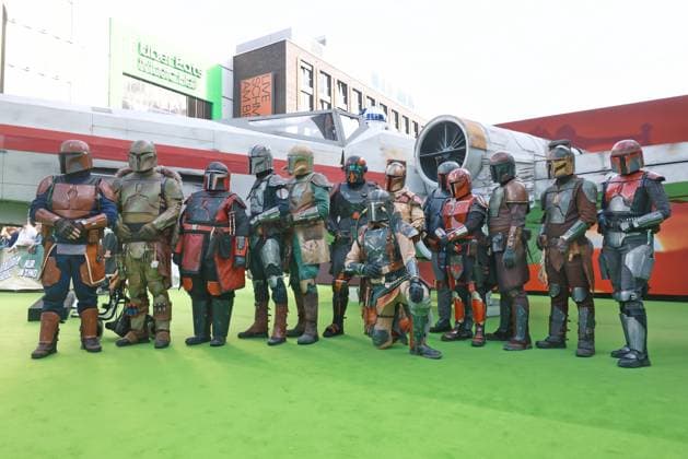 Star Wars Mandalorian and Grogu walking caracters der Serie auf dem Grünen Teppich Fanevent zu Star Wars Mandalorian and Grogu, Uber Platz, Berlin Datum: 04.05.2026 Copyright: xEventpress Kratschx