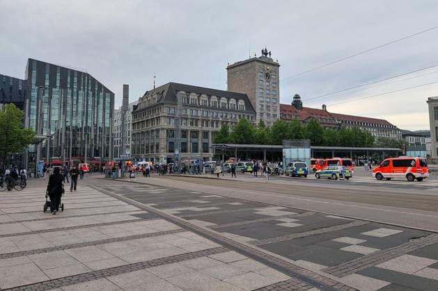 Leipzig, Sachsen, Deutschland, 04.05.2026: Auto fährt in Leipzig in Menschenmenge. Der Vorfall ereignete sich der Grimmaische Straße in der Innenstadt, der Bereich zwischen Augustusplatz und Ritterstraße wurde abgesperrt. Copyright: xdtsxNachrichtenagenturx dts_117559