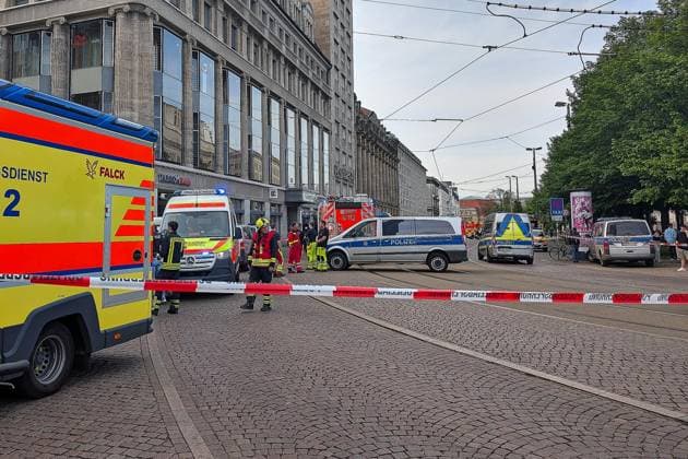 Leipzig, Sachsen, Deutschland, 04.05.2026: Auto fährt in Leipzig in Menschenmenge. Der Vorfall ereignete sich der Grimmaische Straße in der Innenstadt, der Bereich zwischen Augustusplatz und Ritterstraße wurde abgesperrt. Copyright: xdtsxNachrichtenagenturx dts_117552