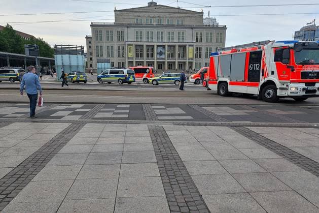 Leipzig, Sachsen, Deutschland, 04.05.2026: Auto fährt in Leipzig in Menschenmenge. Der Vorfall ereignete sich der Grimmaische Straße in der Innenstadt, der Bereich zwischen Augustusplatz und Ritterstraße wurde abgesperrt. Copyright: xdtsxNachrichtenagenturx dts_117558