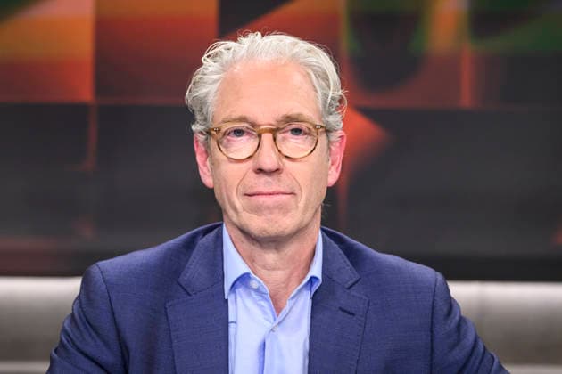 im Bild v.l.: Andreas Gassen: Vorstandsvorsitzender der Kassenärztlichen Bundesvereinigung und Orthopäde, GER, Berlin, hart aber fair - Polittalk, TV, Format, mit Moderator - Louis Klamroth, Das Erste, Das Thema: Teuer und nur Mittelmaß: Was läuft schief bei Ärzten, Kliniken und Kassen? 04.05.2026, Copyright: HMBxMedia UwexKoch