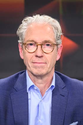 im Bild v.l.: Andreas Gassen: Vorstandsvorsitzender der Kassenärztlichen Bundesvereinigung und Orthopäde, GER, Berlin, hart aber fair - Polittalk, TV, Format, mit Moderator - Louis Klamroth, Das Erste, Das Thema: Teuer und nur Mittelmaß: Was läuft schief bei Ärzten, Kliniken und Kassen? 04.05.2026, Copyright: HMBxMedia UwexKoch