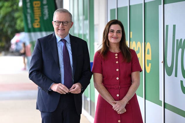 ANTHONY ALBANESE MURRUMBA DOWNS, Australian Prime Minister Anthony Albanese (left) and the Member for Dickson, Ali France (right) are seen during a visit to the Murrumba Downs Medicare Urgent Care Clinic at Murrumba Downs, in Brisbane, Tuesday, May 5, 2026.( NO ARCHIVING Newcastle New South Wales Australia  Copyright: xDARRENxENGLANDx 20260505120189541815