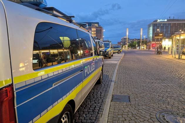Leipzig, Sachsen, Deutschland, 04.05.2026: Auto fährt in Leipzig in Menschenmenge. Der Vorfall ereignete sich der Grimmaische Straße in der Innenstadt, der Bereich zwischen Augustusplatz und Ritterstraße wurde abgesperrt. Copyright: xdtsxNachrichtenagenturx dts_117600
