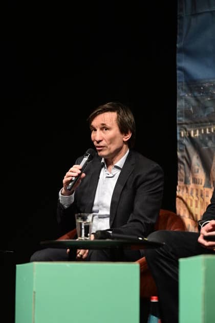 Hagen Jeschke, Sebastian Wippel, Octavian Ursu und Sabine Christian beim SZ-Wahlforum zur OB-Wahl in Görlitz - Die Oberbürgermeisterkandidaten in der großen Podiumsdiskussion der Sächsischen Zeitung im Theater. Görlitz, 04.05.2026 Copyright: xMatthiasxWehnertx