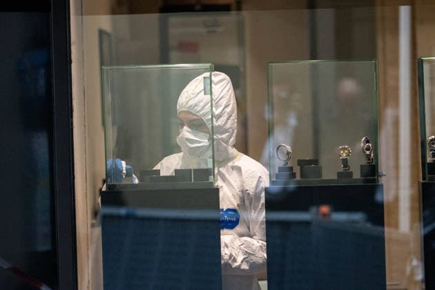 Robbery at Nos Montres Boutique - Paris Forensic police after the robbery of a luxury watch shop in the 8th arrondissement of Paris, France on May 4, 2026. The damage is estimated at 300,000 euros. Photo by Florian Poitout ABACAPRESS.COM Paris France  Copyright: xPoitoutxFlorian ABACAx