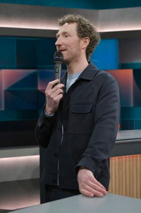 Louis Klamroth in der ARD-Talkshow hart aber fair im Studio Adlershof. Berlin, 05.04.2026