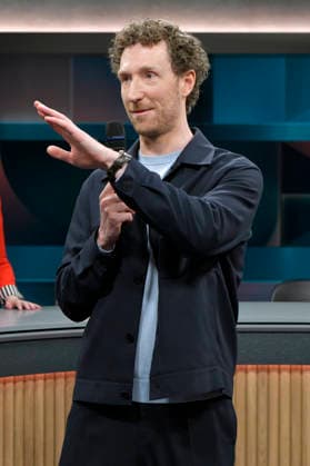 Louis Klamroth in der ARD-Talkshow hart aber fair im Studio Adlershof. Berlin, 05.04.2026