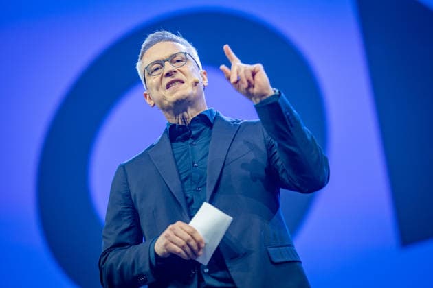 Karsten Wildberger, Bundesminister für Digitalisierung und Staatsmodernisierung. tritt als erster Redner des Tages auf der Conference Stage auf;OMR26 Festival in Hamburg, Hamburg Hamburg Deutschland Messe