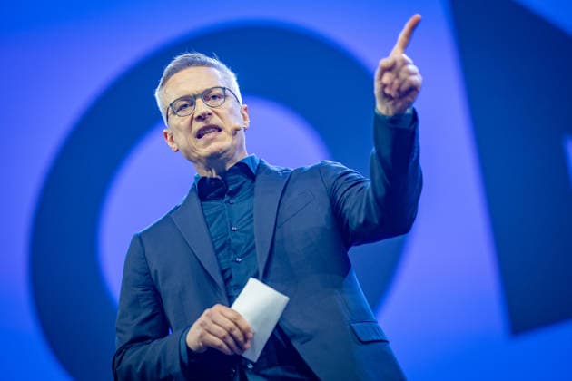Karsten Wildberger, Bundesminister für Digitalisierung und Staatsmodernisierung. tritt als erster Redner des Tages auf der Conference Stage auf;OMR26 Festival in Hamburg, Hamburg Hamburg Deutschland Messe