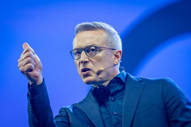 Karsten Wildberger, Bundesminister für Digitalisierung und Staatsmodernisierung. tritt als erster Redner des Tages auf der Conference Stage auf;OMR26 Festival in Hamburg, Hamburg Hamburg Deutschland Messe