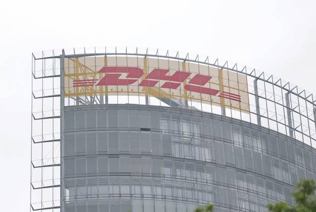 Deutsche Post DHL - Logo Firmenname Posttower Bonn , Außenansicht HINWEIS: Kein Model oder Property Release vorhanden!
