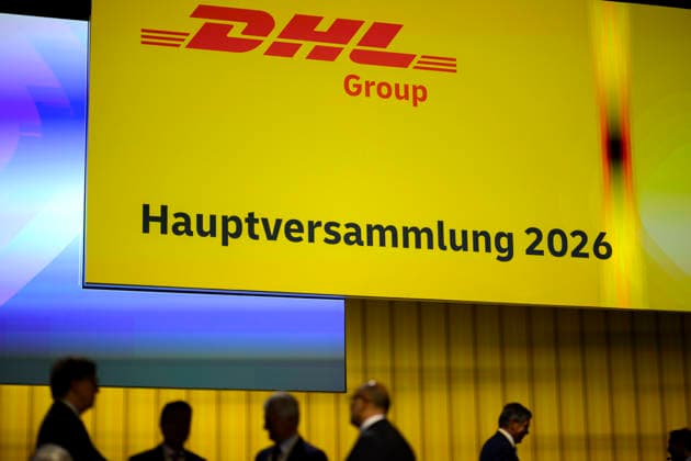 Feature, Bildschirm mit dem DHL Logo und dem Schriftzug Hauptversammlung. Ordentliche Hauptversammlung der Deutsche Post AG, am 05.05.2026 in Bonn Deutschland. @ World Conference Center