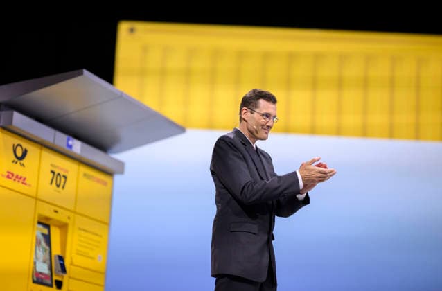 Tobias Meyer (CEO, Vorstandsvorsitzender) bei seiner Rede, klatscht, Gestik. Ordentliche Hauptversammlung der Deutsche Post AG, am 05.05.2026 in Bonn Deutschland. @ World Conference Center
