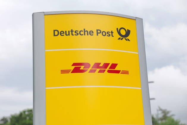Deutsche Post DHL - Logo Firmenname Posttower Bonn , Außenansicht HINWEIS: Kein Model oder Property Release vorhanden!