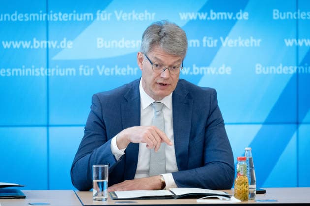 Amtsübernahme vor einem Jahr - Bilanz und Ausblick Berlin, Pressegespräch, Bilanz und Ausblick, Bundesverkehrsminister Patrick Schnieder, Bundesministerium für Verkehr Berlin Berlin GER