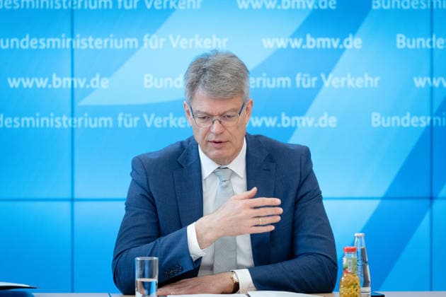 Amtsübernahme vor einem Jahr - Bilanz und Ausblick Berlin, Pressegespräch, Bilanz und Ausblick, Bundesverkehrsminister Patrick Schnieder, Bundesministerium für Verkehr Berlin Berlin GER