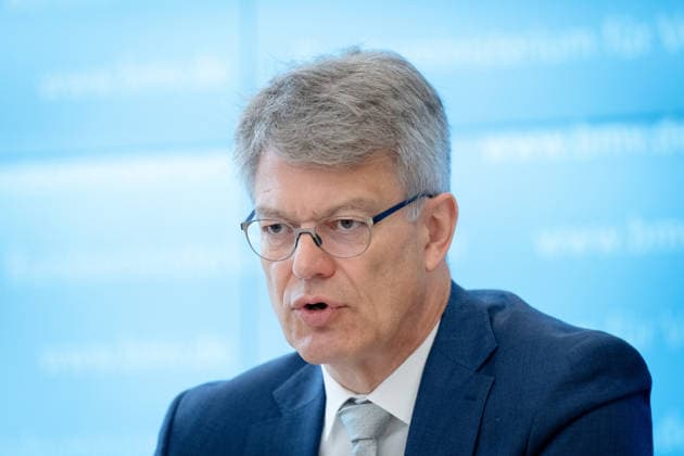 Amtsübernahme vor einem Jahr - Bilanz und Ausblick Berlin, Pressegespräch, Bilanz und Ausblick, Bundesverkehrsminister Patrick Schnieder, Bundesministerium für Verkehr Berlin Berlin GER