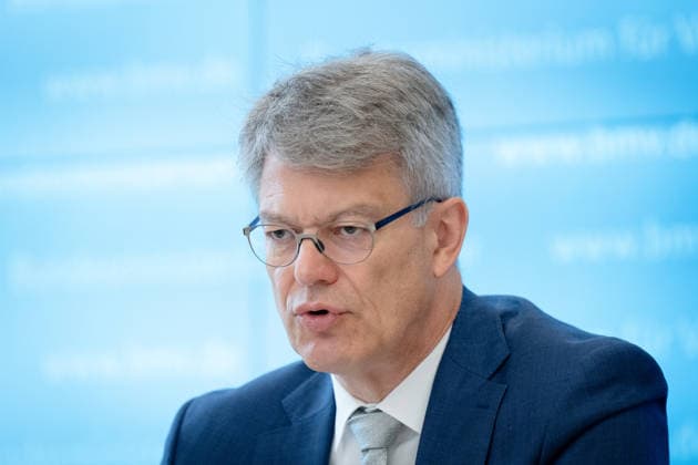 Amtsübernahme vor einem Jahr - Bilanz und Ausblick Berlin, Pressegespräch, Bilanz und Ausblick, Bundesverkehrsminister Patrick Schnieder, Bundesministerium für Verkehr Berlin Berlin GER