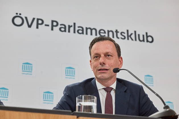 - Wien 05.05.2026 - Neuer ÖVP Klubobmann Gödl - Heute am Vormittag wurde nach dem Rücktritt des ÖVP-Klubobmanns Wöginger im ÖVP Parlamentsklub ein neuer ÖVP-Klubobmann gewählt. PHOTO: der neue Klubobmann, der steirische Abgeordnete Ernst Gödl bei der PK nach der Wahl. Vienna (AUSTRIA) - New ÖVP parliamentary group leader Gödl - This morning, following the resignation of ÖVP parliamentary group leader Woeginger, a new ÖVP parliamentary group leader was elected. Goedl, Godl, OVP, OeVP, Klubobmann, Gödl neuer ÖVP Klubobmann