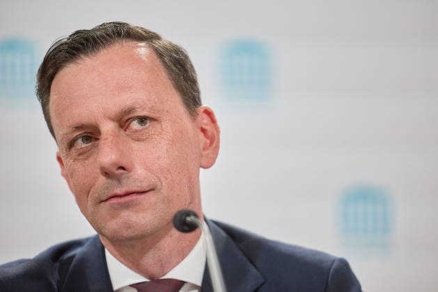 - Wien 05.05.2026 - Neuer ÖVP Klubobmann Gödl - Heute am Vormittag wurde nach dem Rücktritt des ÖVP-Klubobmanns Wöginger im ÖVP Parlamentsklub ein neuer ÖVP-Klubobmann gewählt. PHOTO: der neue Klubobmann, der steirische Abgeordnete Ernst Gödl bei der PK nach der Wahl. Vienna (AUSTRIA) - New ÖVP parliamentary group leader Gödl - This morning, following the resignation of ÖVP parliamentary group leader Woeginger, a new ÖVP parliamentary group leader was elected. Goedl, Godl, OVP, OeVP, Klubobmann, Gödl neuer ÖVP Klubobmann