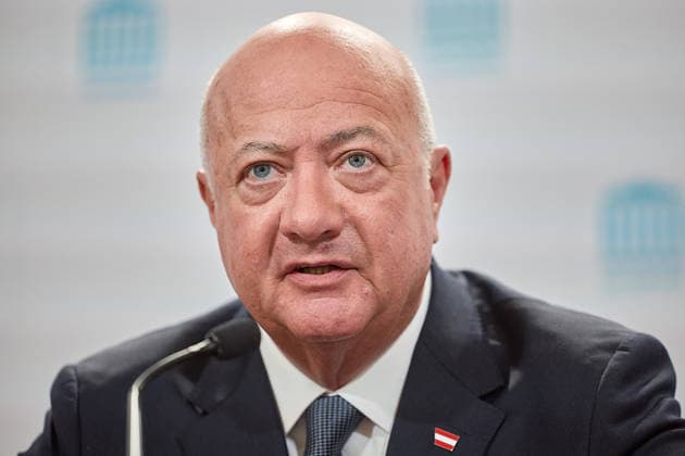 - Wien 05.05.2026 - Neuer ÖVP Klubobmann Gödl - Heute am Vormittag wurde nach dem Rücktritt des ÖVP-Klubobmanns Wöginger im ÖVP Parlamentsklub ein neuer ÖVP-Klubobmann gewählt. PHOTO: Bundeskanzler Christian Stocker (ÖVP) bei der PK nach der Wahl. Vienna (AUSTRIA) - New ÖVP parliamentary group leader Gödl - This morning, following the resignation of ÖVP parliamentary group leader Woeginger, a new ÖVP parliamentary group leader was elected. Goedl, Godl, OVP, OeVP, Klubobmann, Gödl neuer ÖVP Klubobmann