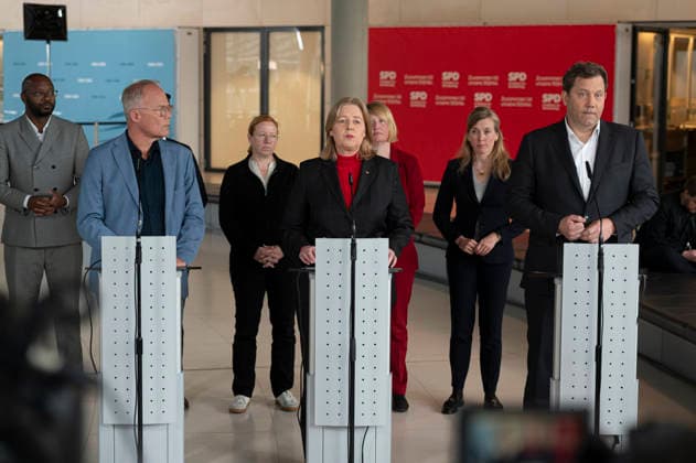 Matthias Miersch + Bärbel Bas + Lars Klingbeil EUR, Deutschland, Berlin: 05.05.2026: Pressestatement vor der Fraktionssitzung mit dem Fraktionsvorsitzenden Matthias Miersch (SPD), Lars Klingbeil (SPD), Bundesminister der Finanzen, Vizekanzler und Bärbel Bas (SPD), Bundesministerin für Arbeit und Soziales.