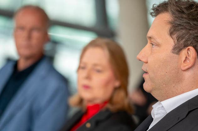 Matthias Miersch + Bärbel Bas + Lars Klingbeil EUR, Deutschland, Berlin: 05.05.2026: Pressestatement vor der Fraktionssitzung mit dem Fraktionsvorsitzenden Matthias Miersch (SPD), Lars Klingbeil (SPD), Bundesminister der Finanzen, Vizekanzler und Bärbel Bas (SPD), Bundesministerin für Arbeit und Soziales.