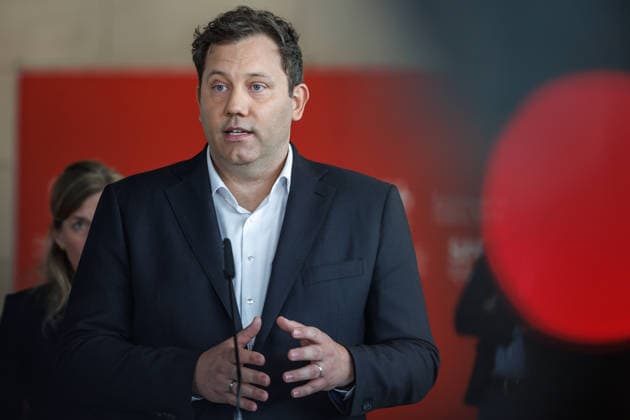 Statement SPD Matthias Miersch, Baerbel Bas und Lars Klingbeil (SPD), Bundesfinanzminister bei einem Statement SPD am 05.05.26 in Berlin. Lars Klingbeil spricht zu den Anwesenden. Berlin Berlin Deutschland Reichstag