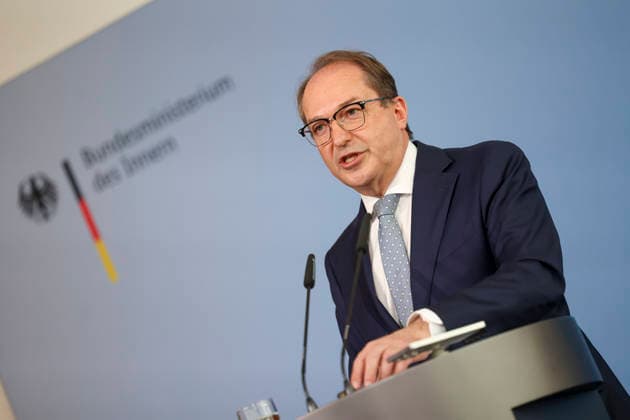 Bundesminister Alexander Dobrindt hat vor einem Jahr das Amt des Bundesinnenministers übernommen. Im Rahmen einer Pressekonferenz bilanziert er seine Amtszeit und gibt einen Ausblick auf anstehende Vorhaben. Bundesministerium des Innern in Berlin am 05.05.2026 in Berlin¨ Alexander Dobrindt zieht auf einer PK Bilanz seiner einjährigen Amtszeit
