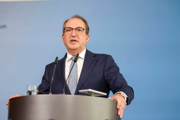 Bundesminister Alexander Dobrindt hat vor einem Jahr das Amt des Bundesinnenministers übernommen. Im Rahmen einer Pressekonferenz bilanziert er seine Amtszeit und gibt einen Ausblick auf anstehende Vorhaben. Bundesministerium des Innern in Berlin am 05.05.2026 in Berlin¨ Alexander Dobrindt zieht auf einer PK Bilanz seiner einjährigen Amtszeit