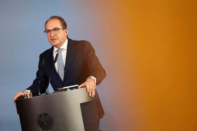 Bundesminister Alexander Dobrindt hat vor einem Jahr das Amt des Bundesinnenministers übernommen. Im Rahmen einer Pressekonferenz bilanziert er seine Amtszeit und gibt einen Ausblick auf anstehende Vorhaben. Bundesministerium des Innern in Berlin am 05.05.2026 in Berlin¨ Alexander Dobrindt zieht auf einer PK Bilanz seiner einjährigen Amtszeit