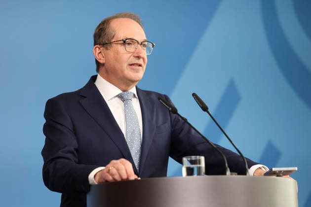 Bundesminister Alexander Dobrindt hat vor einem Jahr das Amt des Bundesinnenministers übernommen. Im Rahmen einer Pressekonferenz bilanziert er seine Amtszeit und gibt einen Ausblick auf anstehende Vorhaben. Bundesministerium des Innern in Berlin am 05.05.2026 in Berlin¨ Alexander Dobrindt zieht auf einer PK Bilanz seiner einjährigen Amtszeit