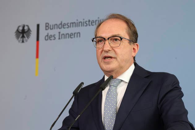 Bundesminister Alexander Dobrindt hat vor einem Jahr das Amt des Bundesinnenministers übernommen. Im Rahmen einer Pressekonferenz bilanziert er seine Amtszeit und gibt einen Ausblick auf anstehende Vorhaben. Bundesministerium des Innern in Berlin am 05.05.2026 in Berlin¨ Alexander Dobrindt zieht auf einer PK Bilanz seiner einjährigen Amtszeit