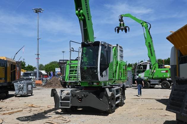 Die IFAT Munich 2026 ist die weltweit führende Fachmesse für Wasser-, Abwasser-, Abfall- und Rohstoffwirtschaft. Die Messe findet alle zwei Jahre auf dem Messegelände in München - Riem statt. Foto: Der 822G und ein 825G der Sennebogen Maschinenfabrik GmbH