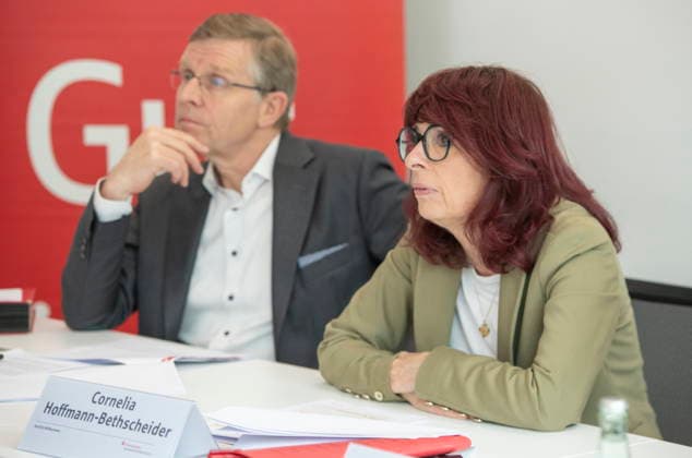 Jahrespressekonferenz 2026 des Sparkassenverbandes Saar am Dienstag (05.05.2026) in Saarbrücken. Im Bild: Cornelia Hoffmann-Bethscheider, die Präsidentin des Sparkassenverbandes Saar.