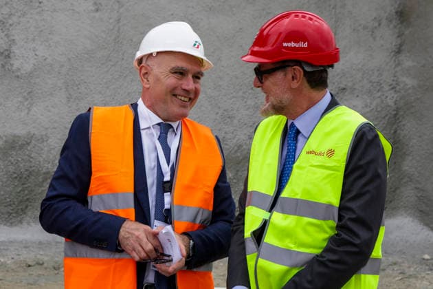 Breakthrough Achieved at Rocchetta Tunnel on Naples Bari Line The breakthrough of the final tunnel face in the Rocchetta Tunnel on the Apice Hirpinia section of the new Naples Bari high-speed and high-capacity line in Apice, Benevento on March, 5 2026. In photo Aldo Isi Chief Executive Officer and General Manager of RFI, Nicola Meistro Senior Vice President of Operations (Rail) at Webuild Italia ABP16668 Copyright: xAntonioxBalascox