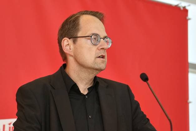 Berlin, Deutschland, 05.05.2026: Deutscher Bundestag: Linke-Fraktionssitzung: Sören Pellmann, Linke, gibt ein Pressestatement Copyright: xdtsxNachrichtenagenturx dts_117856