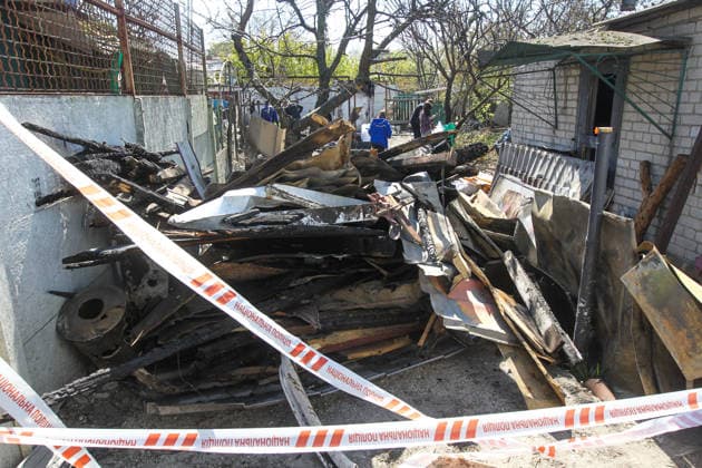 Debris is piled in the yard of a house damaged by a Russian drone strike, Dnipro, Ukraine, May 5, 2026. As a result of the attack, one person was injured. Three private houses and a critical infrastructure facility were also damaged in the city. (Photo by Mykola Miakshykov Ukrinform) Russian drone strike hits residential area in Dnipro  Copyright: xMykolaxMiakshykovx