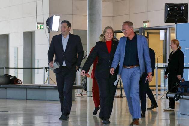 Berlin, Deutschland, 05.05.2026: Deutscher Bundestag: SPD-Fraktionssitzung: Bundesminister der Finanzen Lars Klingbeil (SPD), Bundesministerin für Arbeit und Soziales Bärbel Bas (SPD) und Matthias Miersch (SPD) geben ein Statement Copyright: xdtsxNachrichtenagenturx dts_117793