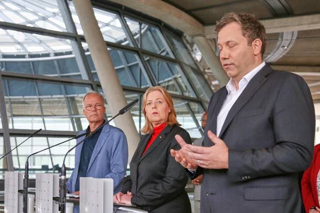Berlin, Deutschland, 05.05.2026: Deutscher Bundestag: SPD-Fraktionssitzung: Matthias Miersch (SPD), Bundesministerin für Arbeit und Soziales Bärbel Bas (SPD), Bundesminister der Finanzen Lars Klingbeil (SPD) Copyright: xdtsxNachrichtenagenturx dts_117767