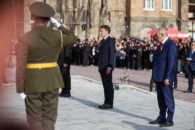 ARMENIA, GYUMRI - MAY 5, 2026: Emmanuel Macron, President of France, and Nikol Pashinyan (L-R middle), Prime Minister of Armenia, attend a ceremony to lay flowers at the memorial to the 1988 Spitak earthquake titled For the Innocent Victims, For the Merciful Hearts and situated in Vardanants Square Gyumri Armenia  - ZUMAt113 20260505_zaa_t113_299 Copyright: xAlexanderxPatrinx