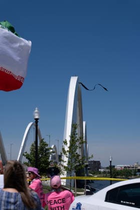 May 5, 2026, Frederick Douglas Bridge, Dc, United States: Activist Guido Reichstadter remains atop the Frederick Douglas South Capitol Street Bridge in Washington, DC on May 5, 2026. Reichstadter is protesting the war in Iran and artificial intelligence. Frederick Douglas Bridge United States - ZUMAl312 20260505_znp_l312_015 Copyright: xAndrewxLeydenx