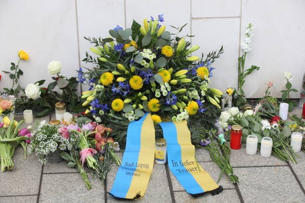 Burkhard Jung bei der Kranzniederlegung für die Opfer der Amokfahrt. In der Fußgängerzone der Leipziger Innenstadt ist am Montag ein 33-jähriger Leipziger mit seinem Auto in eine Menschenmenge gerast. Es gibt zwei Tote und zahlreiche Verletzte. Erst ein Poller stoppt die Fahrt am Ende der Grimmaischen Straße. Leipzig, 05.05.2026 Copyright: xAgenturxMatthiasxWehnertx xM.xGränzdörferx