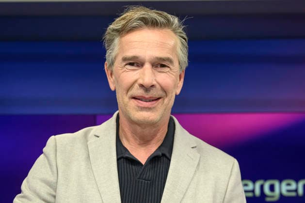 v.l.: Dirk Steffens (Wissenschaftsjournalist und Moderator), GER, Berlin, Studio, zu Gast bei Maischberger, politische Talkshow, TV, Format, mit Moderatorin Sandra Maischberger, Das Erste, aus Adlershof Am Studio 20, 05. Mai 2026, Copyright: HMBxMedia UwexKoch