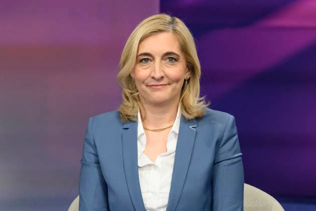 v.l.: Nina Warken, CDU (Bundesgesundheitsministerin), GER, Berlin, Studio, zu Gast bei Maischberger, politische Talkshow, TV, Format, mit Moderatorin Sandra Maischberger, Das Erste, aus Adlershof Am Studio 20, 05. Mai 2026, Copyright: HMBxMedia UwexKoch